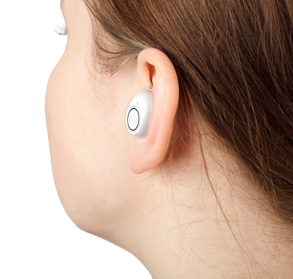Niewidoczne aparaty słuchowe – co wpływa na cenę?